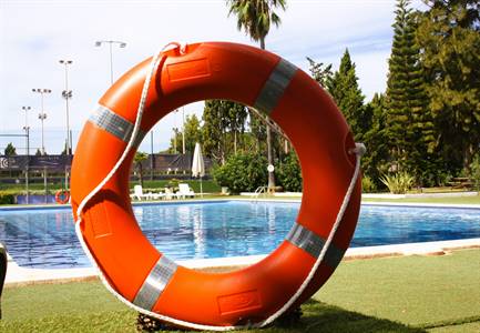 Piscina salvavidas.jpg